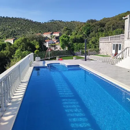 Sunny Hill Vila Ston
