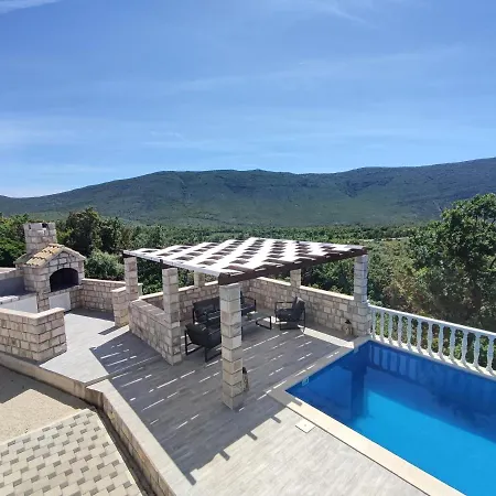 Sunny Hill Villa
