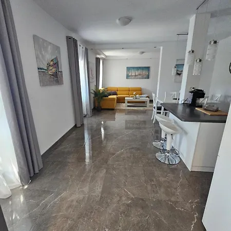 Sunny Hill ストン